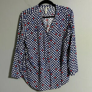 Grand & Greene lightweight rayon top size medium 3/4 button front